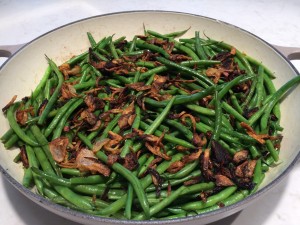 green beans with fried shallots